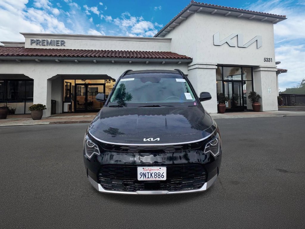 Certified Used 2024 Aurora Black Kia Wind image 3
