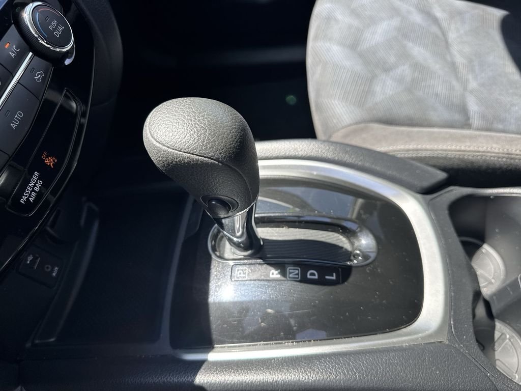 Used 2015 Gray Nissan SV image 21
