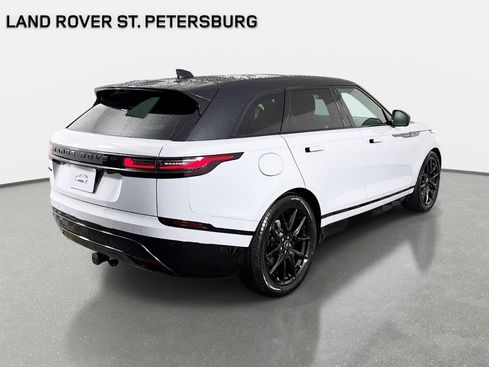Used 2026 Gray Land Rover Dynamic SE image 5