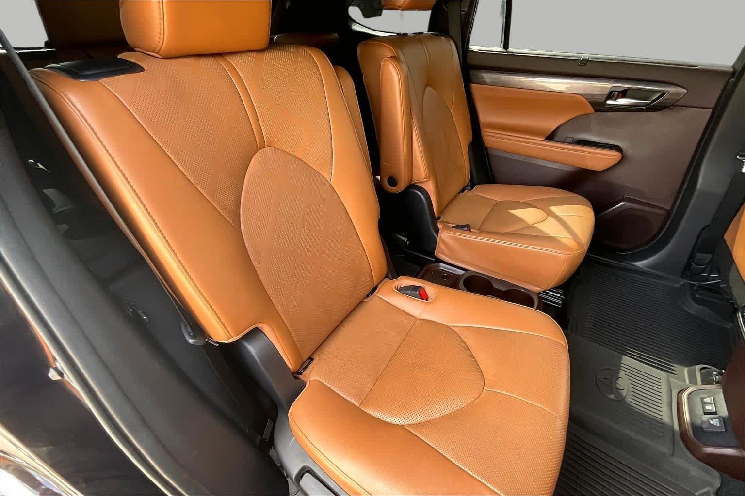 Used 2021 Opulent Amber Toyota Hybrid Platinum image 35