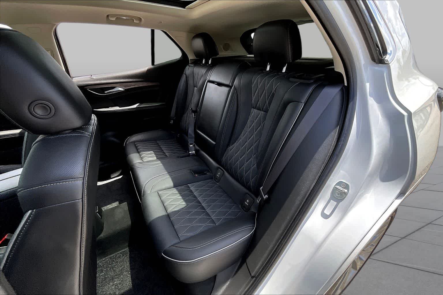 Used 2023 White Frost Tricoat Buick Avenir image 19
