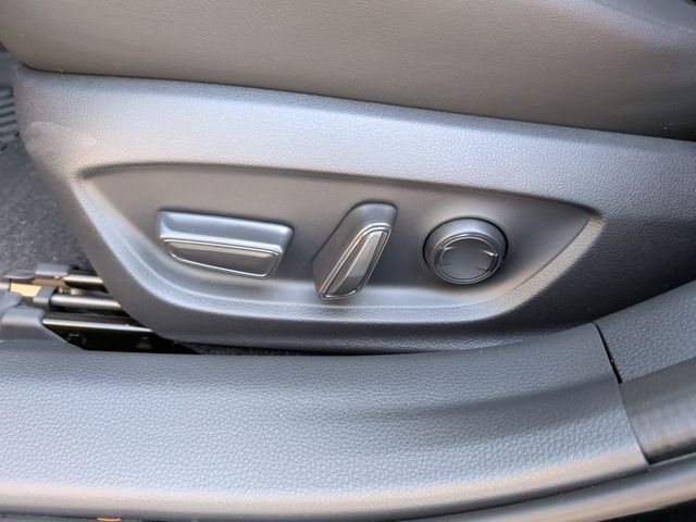 2026 Toyota Prius Plug-in Hybrid XSE - Photo 13