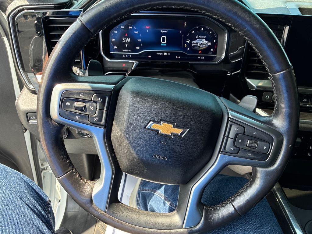 Used 2022 White Chevrolet LTZ image 11