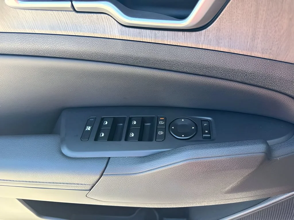 Used 2026 Red Kia X-Line image 27