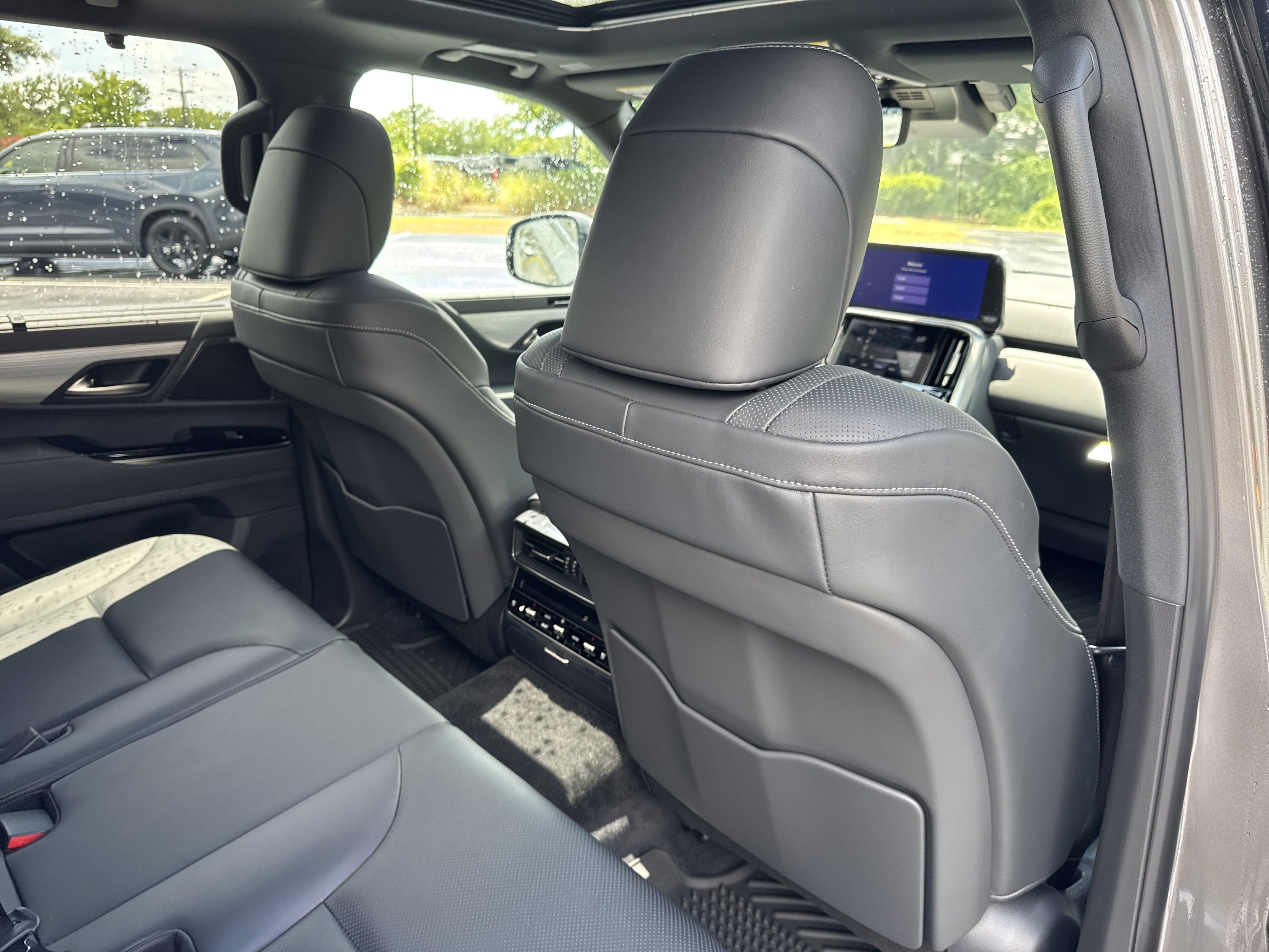 2025 Lexus LX F-Sport - Photo 33
