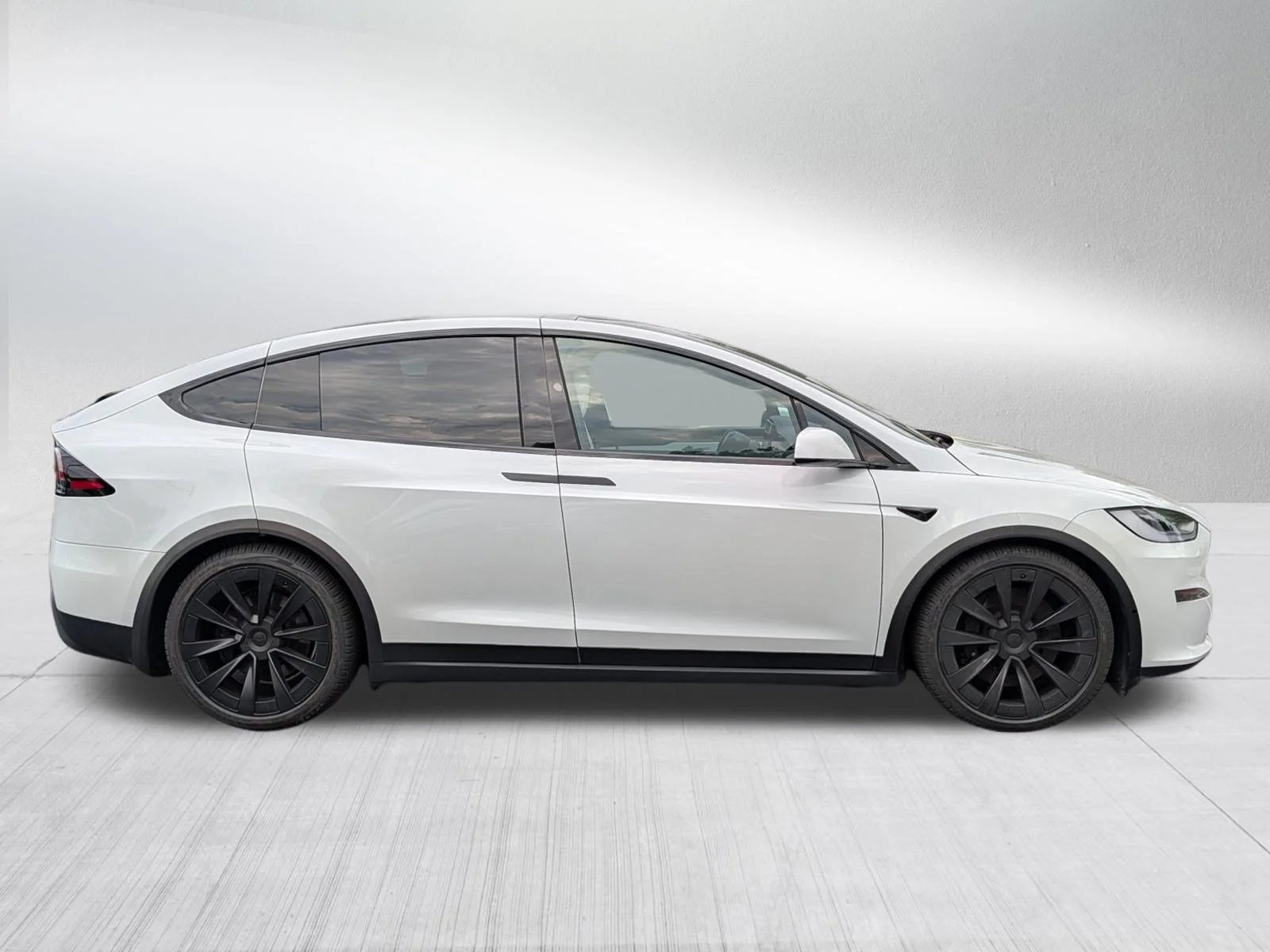 Used 2023 Pearl White Multi-Coat Tesla Standard Range image 8