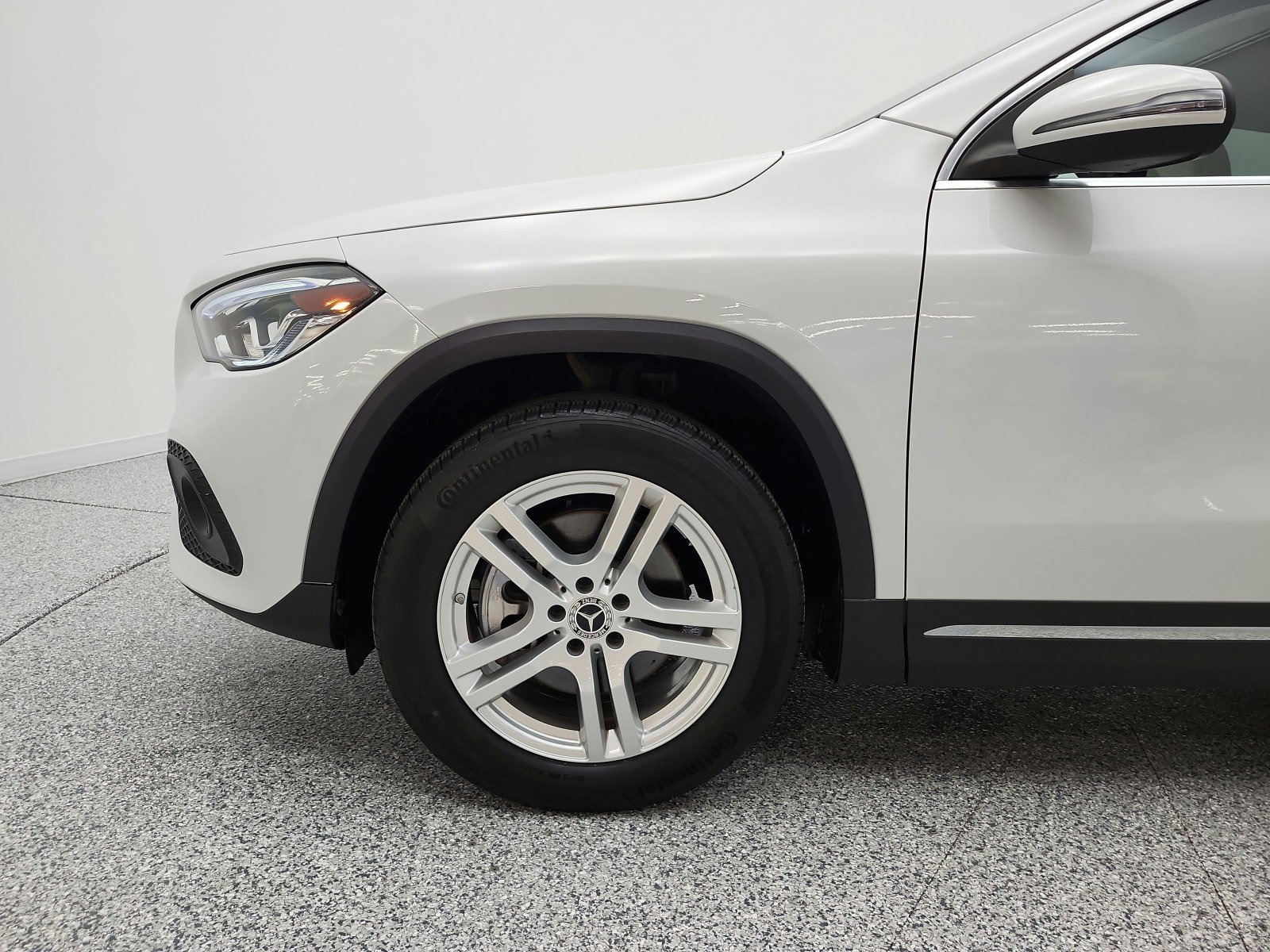 Used 2023 Digital White Metallic Mercedes-Benz GLA 250 SUV image 21
