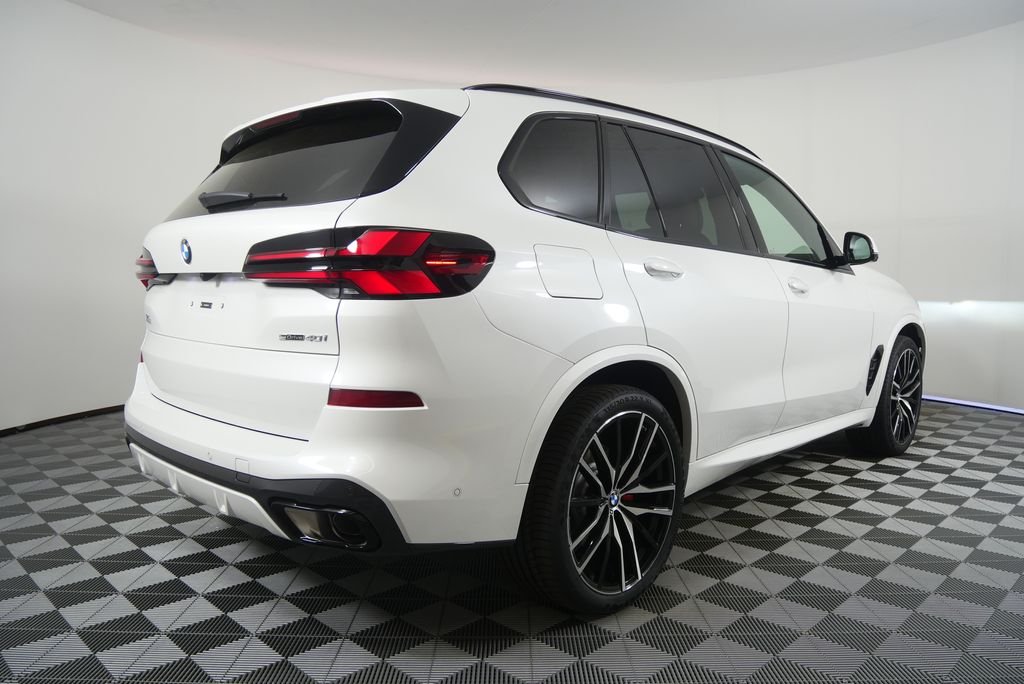 New 2026 Mineral White Metallic BMW sDrive40i image 3