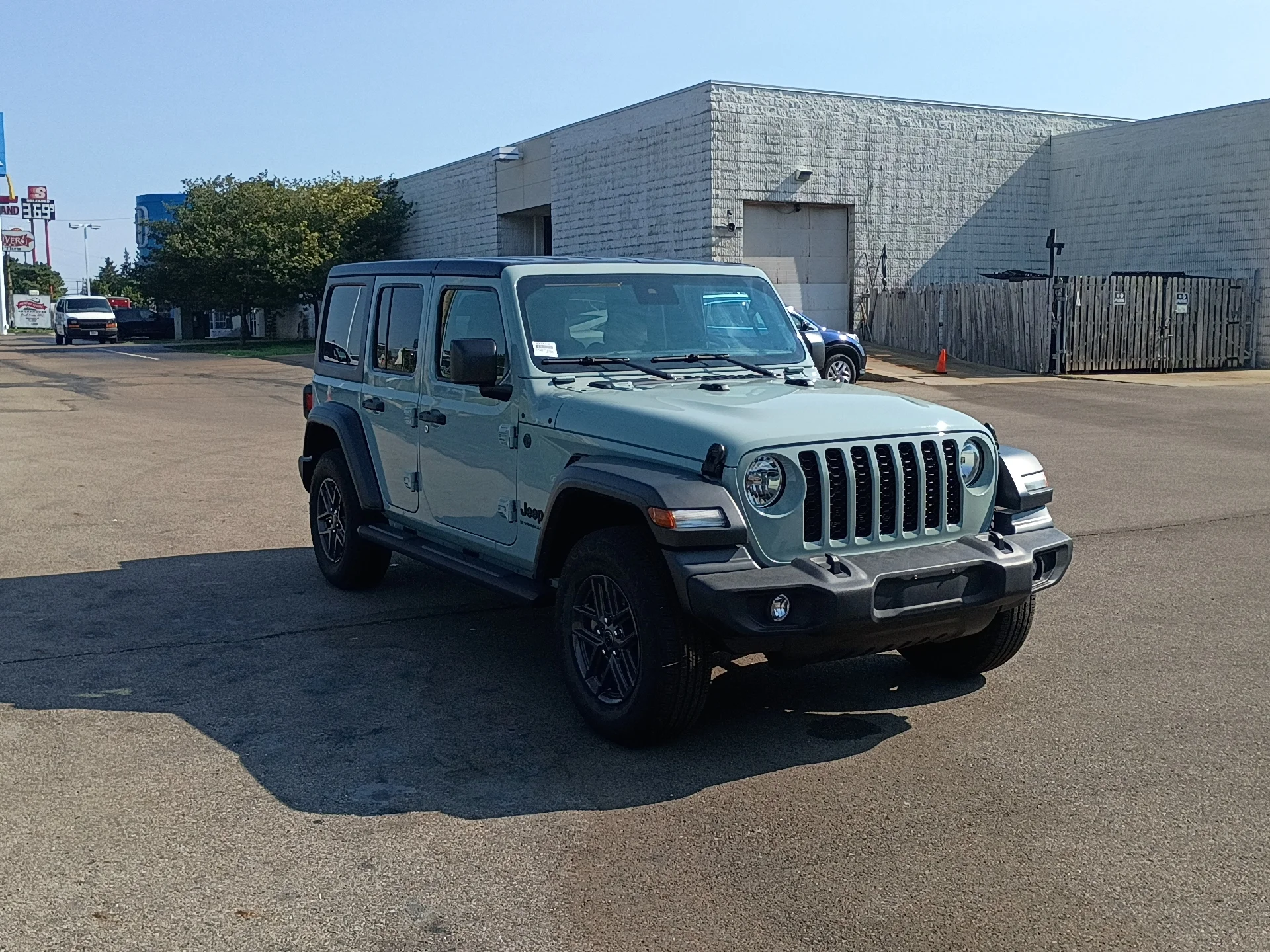 Used 2024 Earl Clear Coat Jeep Sport S image 1