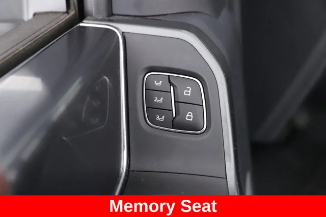 Used 2023 White Ford Lariat image 19
