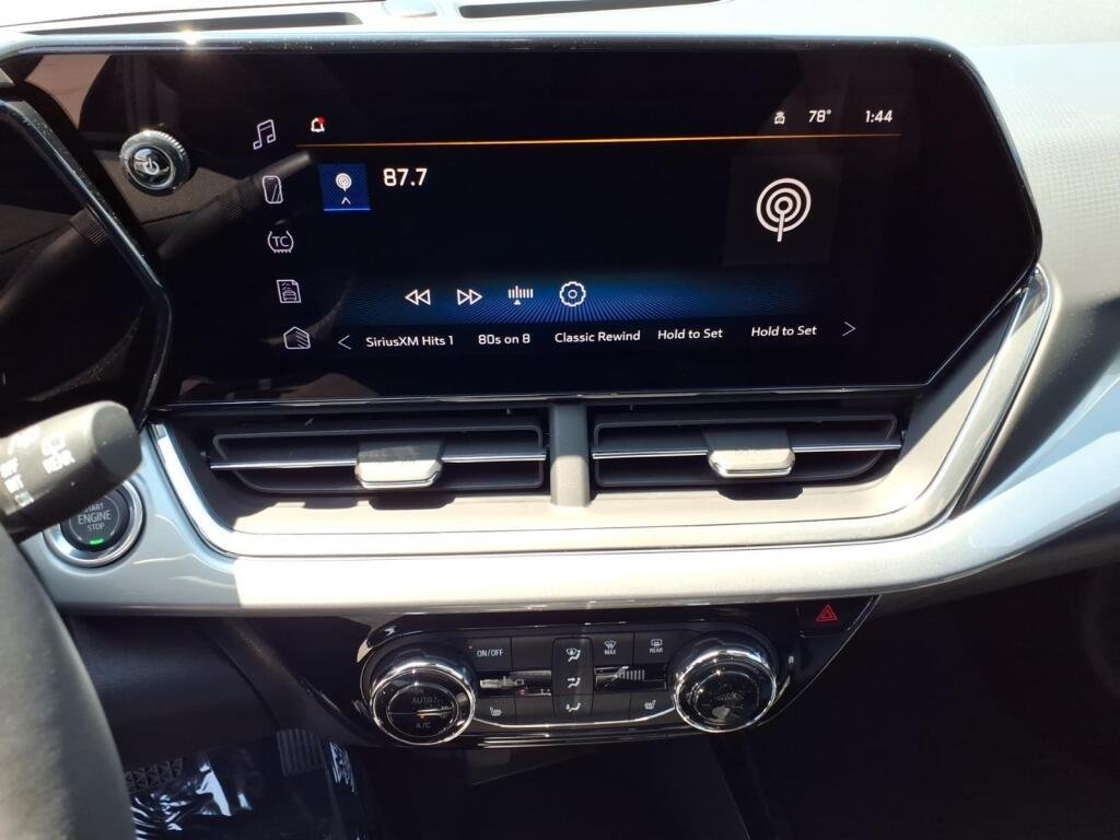 New 2026 Mosaic Black Metallic Chevrolet LT image 9