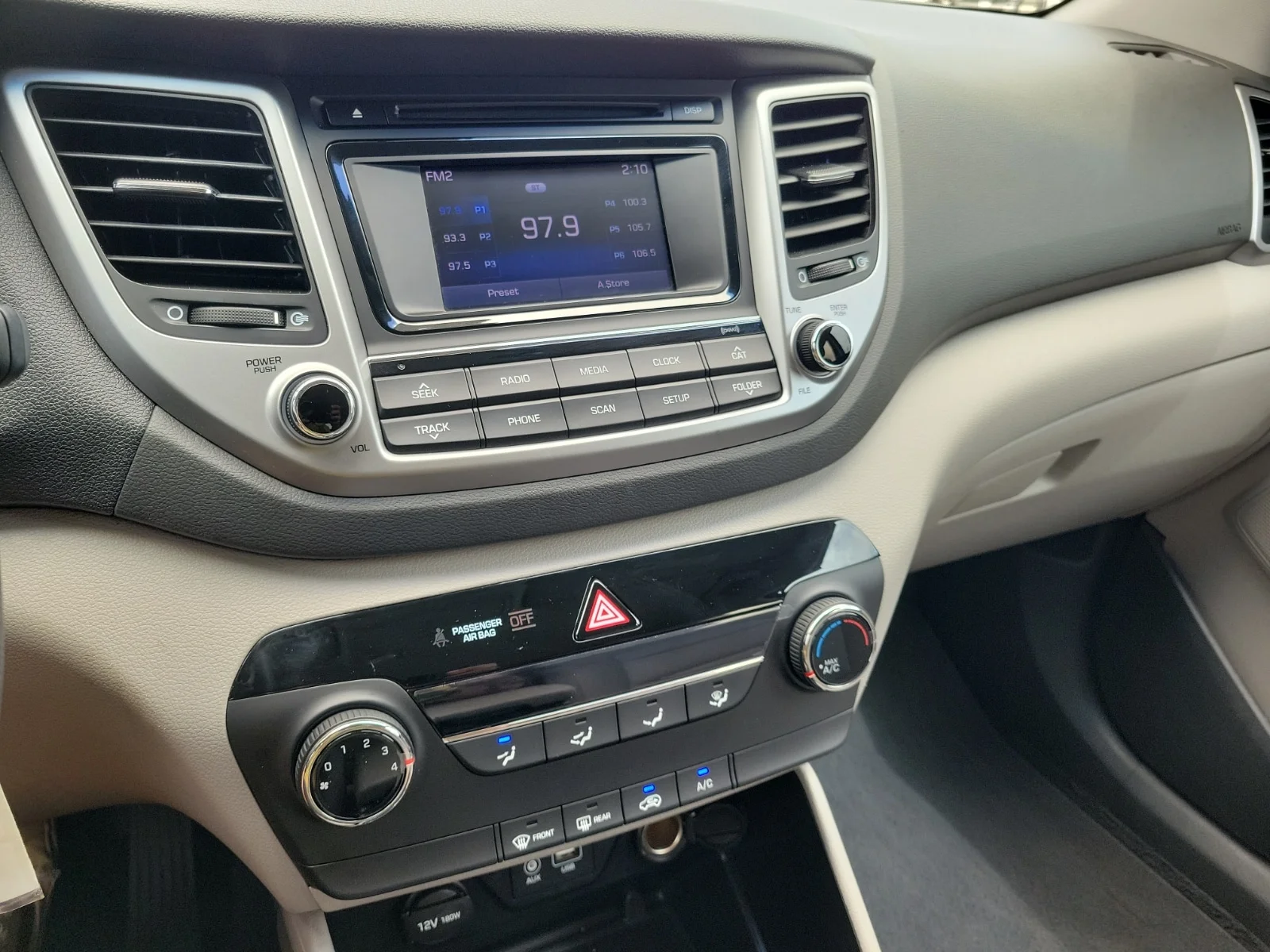 Used 2016 Coliseum Gray Hyundai SE image 15