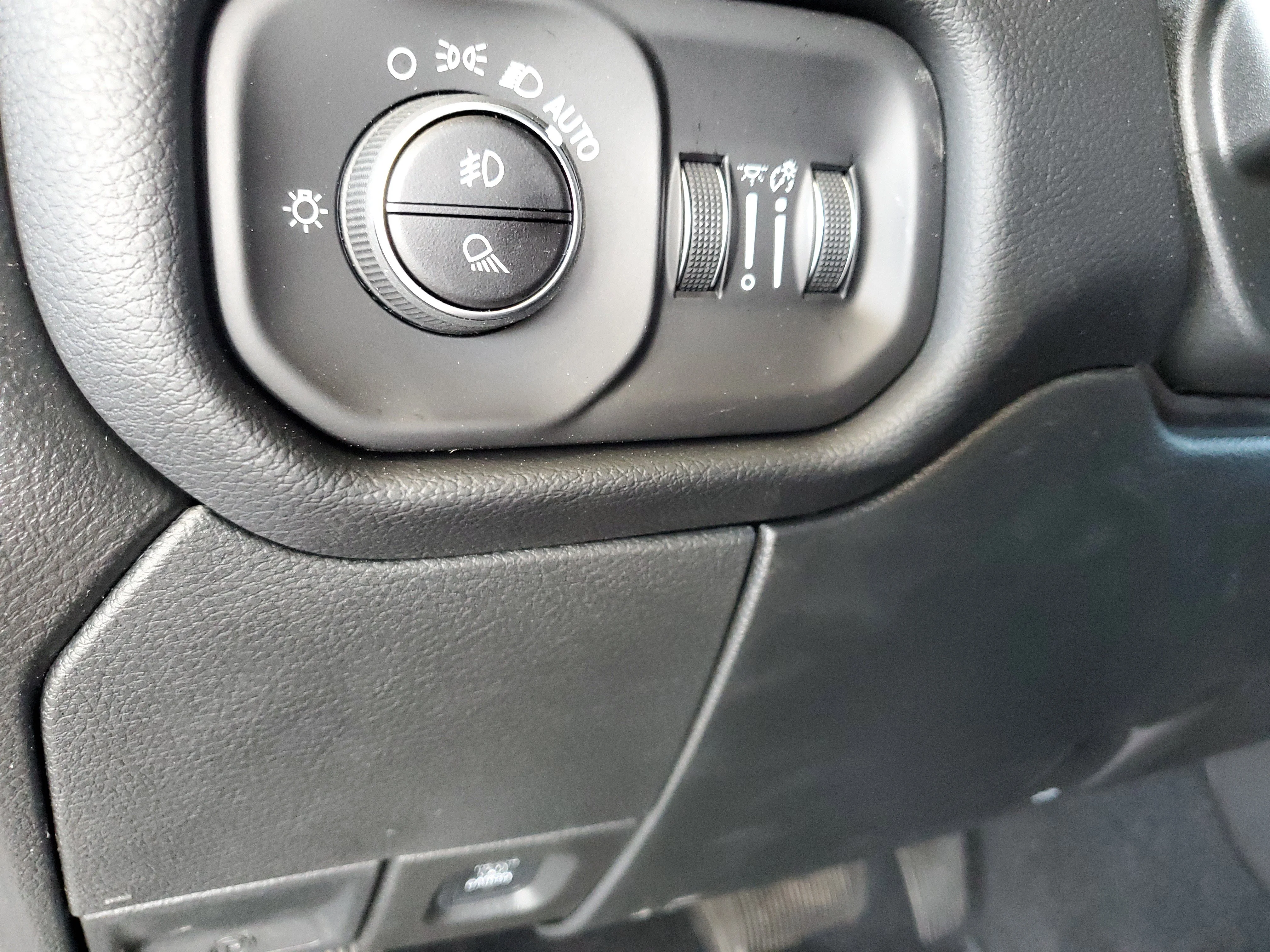 New 2026 Bright White Clear-Coat Exterior Paint RAM Laramie image 21