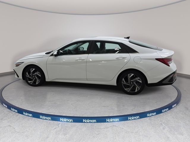 Used 2024 White Hyundai Limited image 9