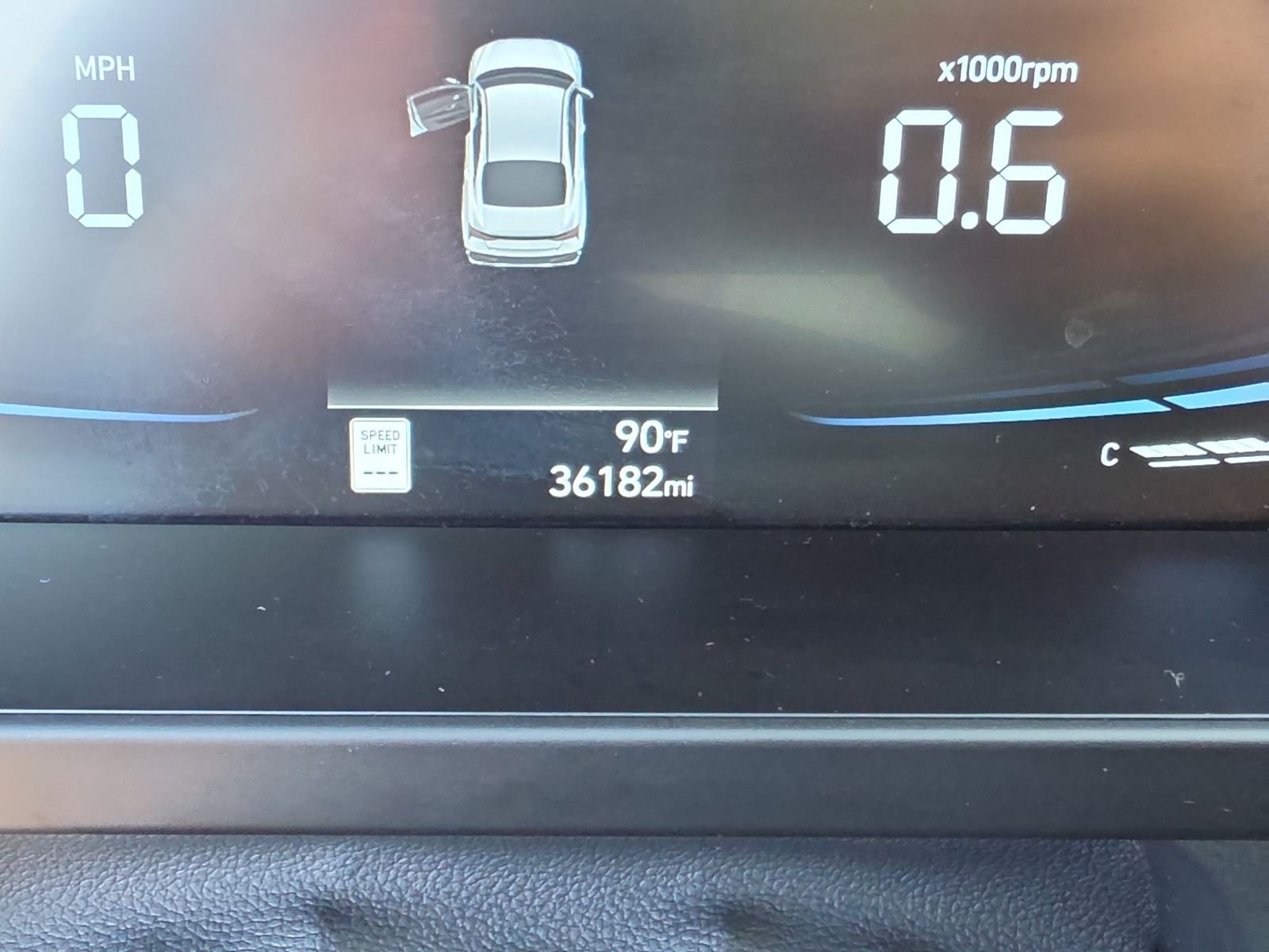 Used 2025 White Hyundai SEL Sport image 27