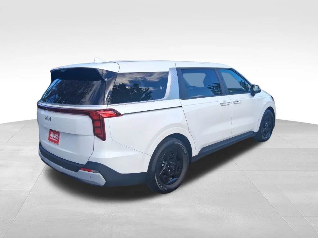 Used 2026 White Kia LXS image 6