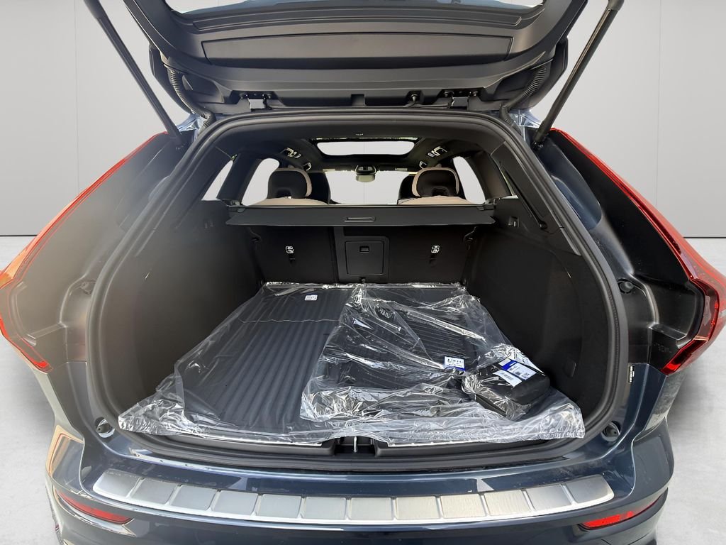 2026 Volvo XC60 Plus - Photo 26