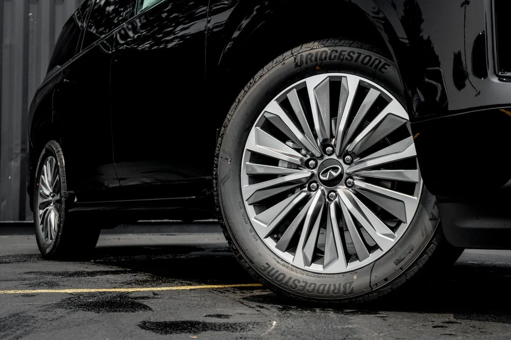 New 2027 BLACK OBSIDIAN INFINITI Luxe 4WD image 7