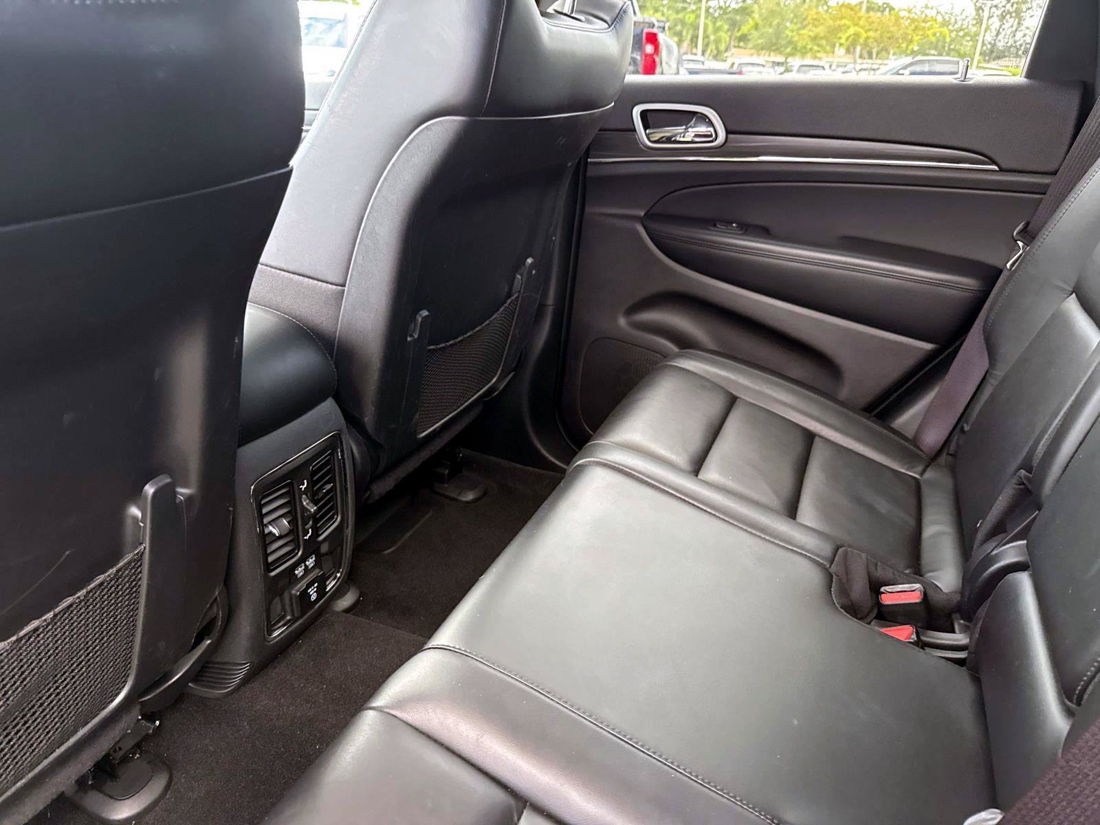 Used 2020 Bright White Clearcoat Jeep Limited image 15