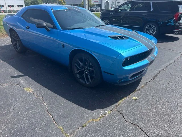 Used 2023 Blue Dodge SXT image 2