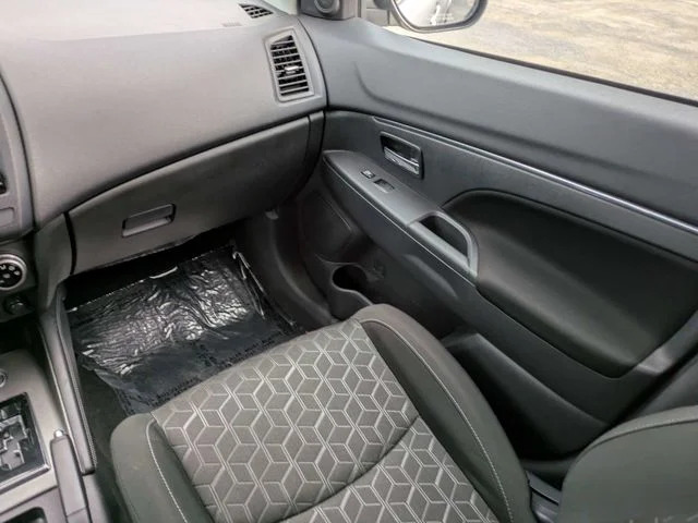 2024 Mitsubishi Outlander Sport ES - Photo 17