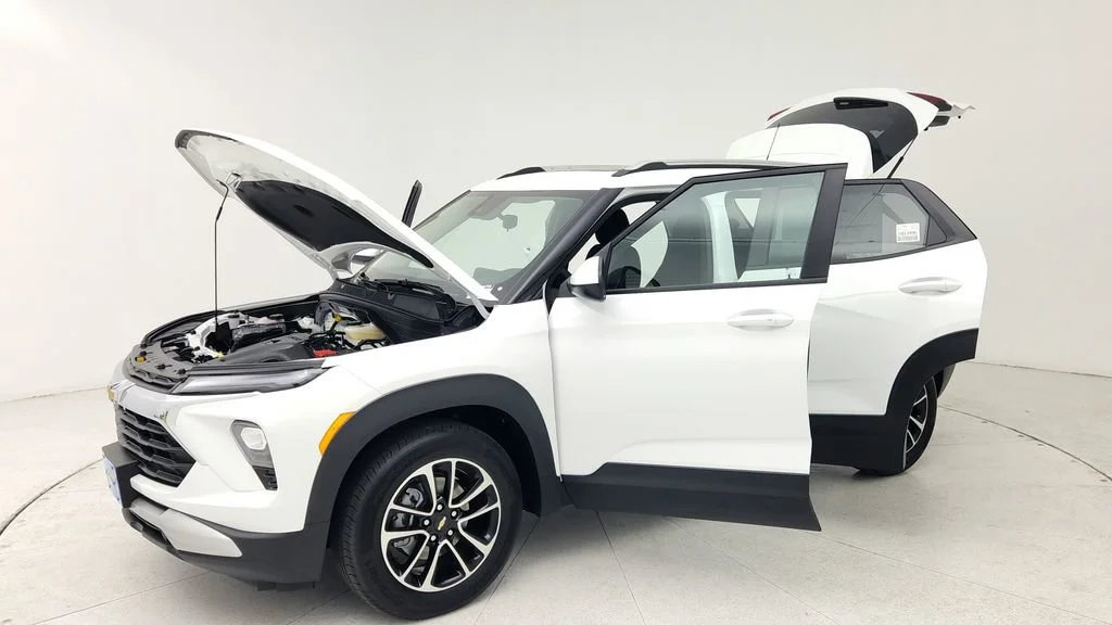 New 2026 Summit White Chevrolet LT image 11