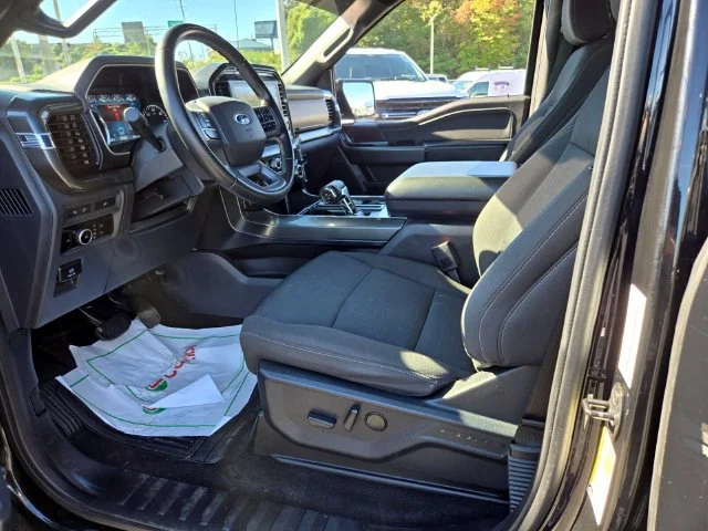 Used 2023 Black Ford XLT image 10