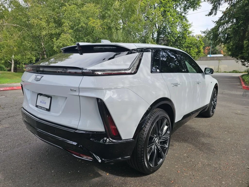 New 2027 Vibrant White Tricoat Cadillac Signature Sport image 7