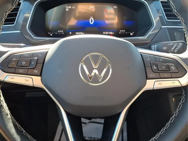 Used 2024  Volkswagen SE image 12