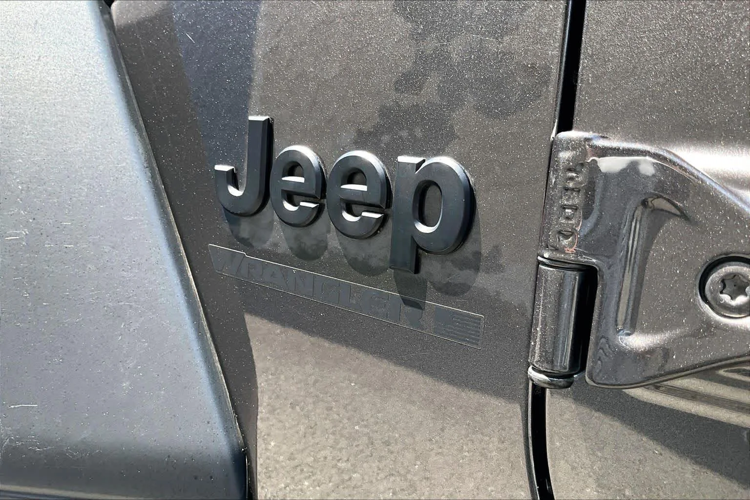 Used 2023 Granite Crystal Metallic Clearcoat Jeep Sport image 31