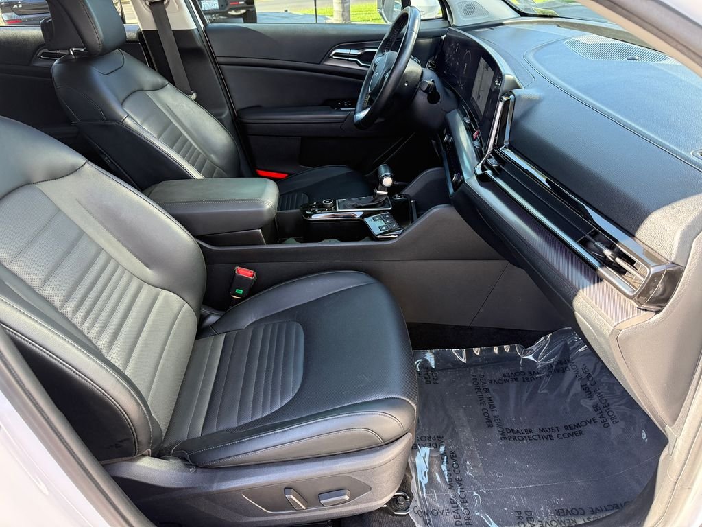 Used 2023 White Kia SX-Prestige image 15