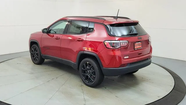 New 2026 Red Hot Pearl-Coat Exterior Paint Jeep Latitude image 7