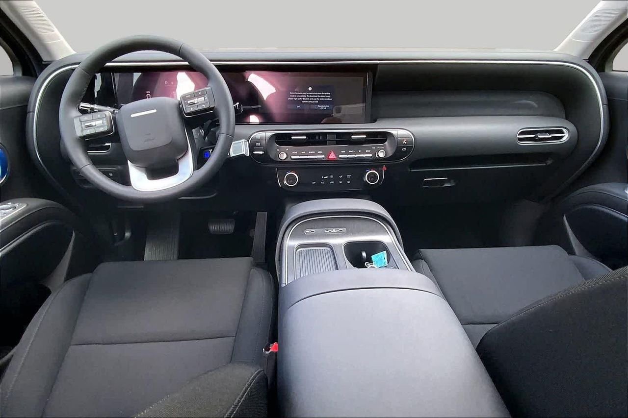 New 2026 Abyss Black Pearl Hyundai SE FWD image 5