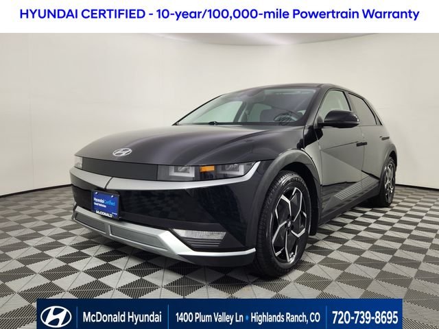 Used 2024 Black Hyundai SE image 1