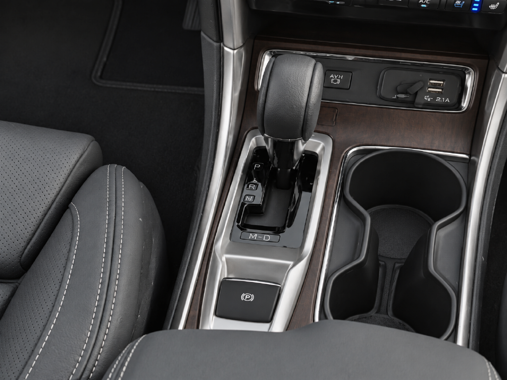 Used 2021 White Subaru Touring image 13