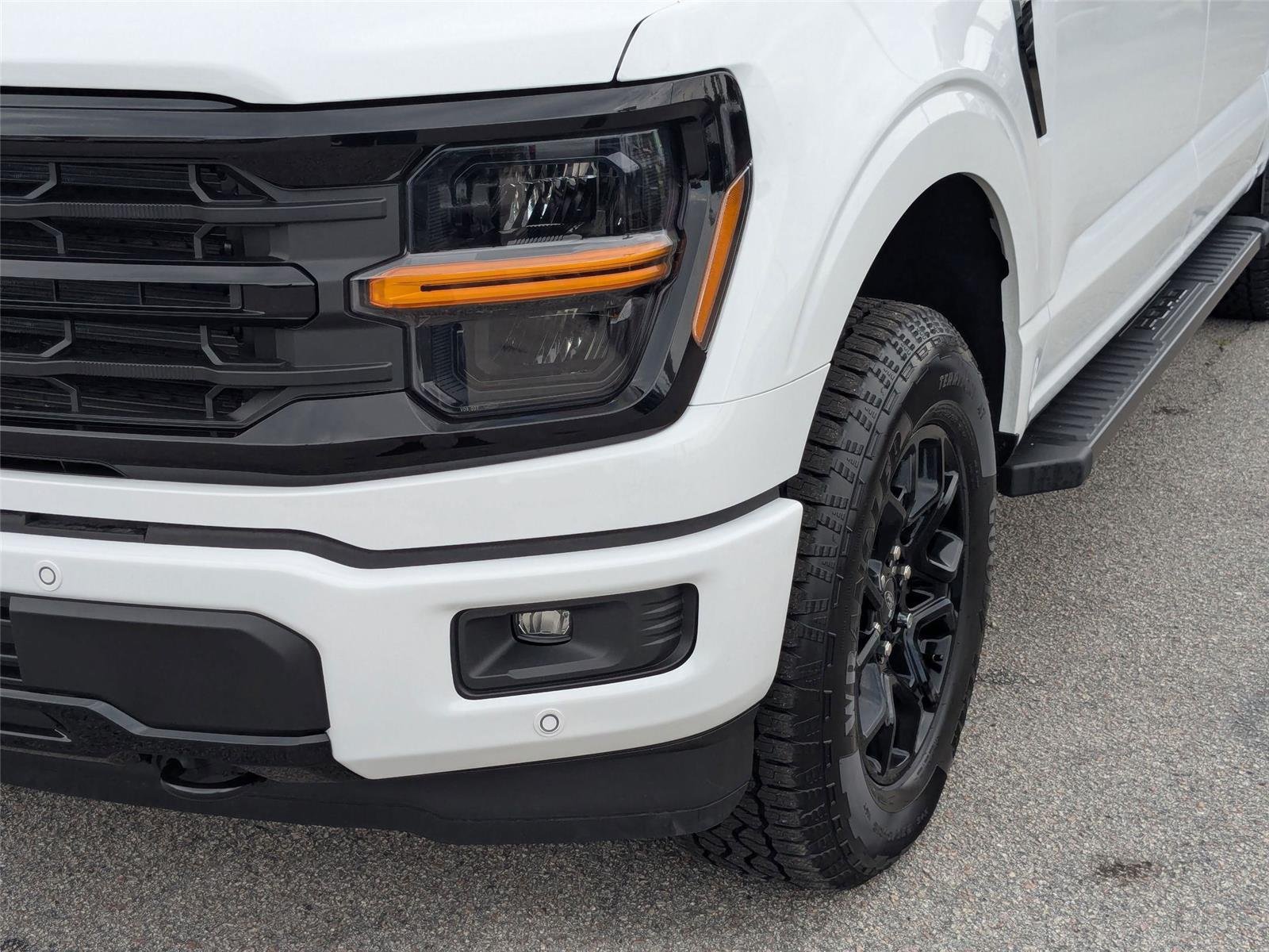 New 2026 Oxford White Ford XLT image 9