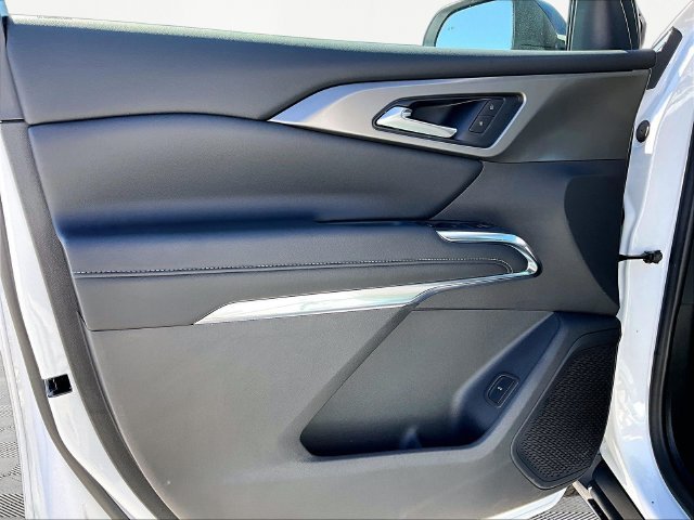 2027 Chevrolet Traverse LT - Photo 25