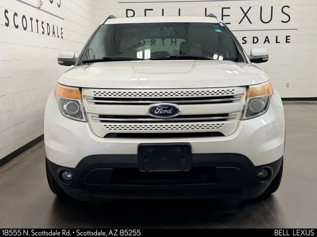 Used 2012 White Ford Limited image 9