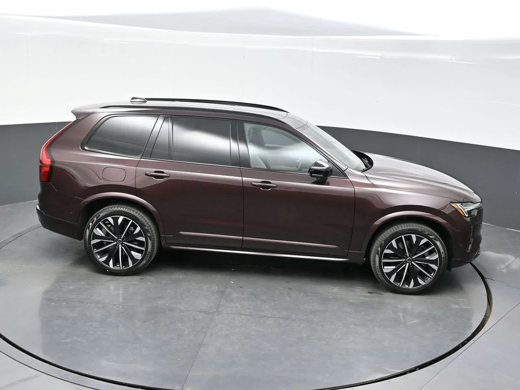 New 2026 Mulberry Red Volvo T8 Ultra image 40