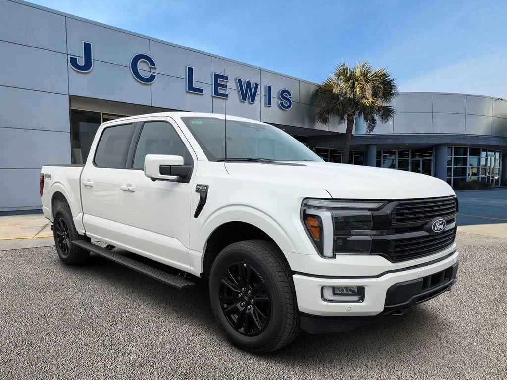 New 2026 Star White Metallic Tri-Coat Ford Platinum image 1