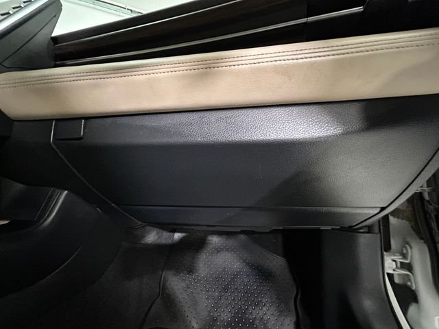 Used 2019 Beige Toyota XLE image 24