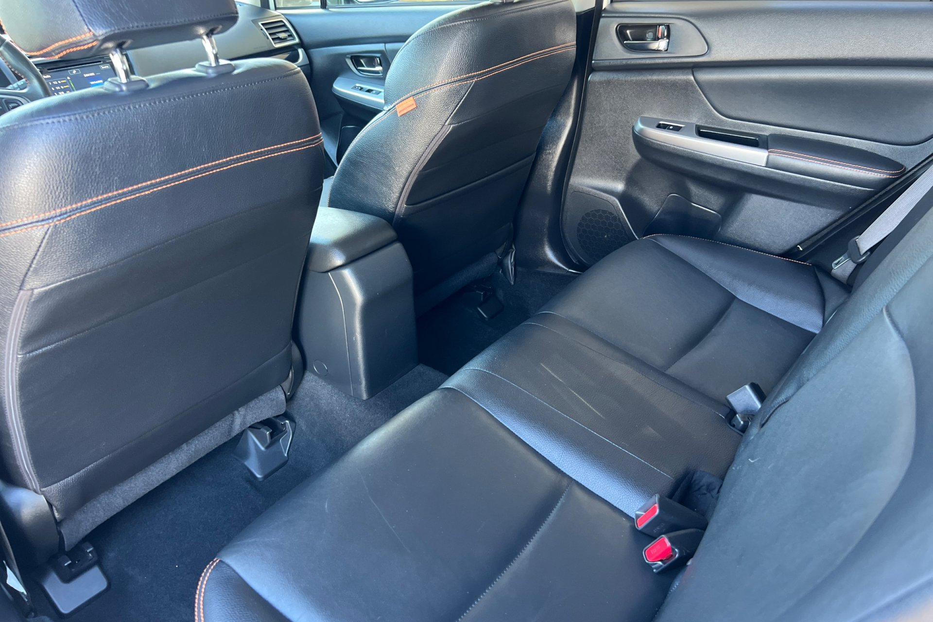 Used 2017 Crystal White Pearl Subaru Limited image 4