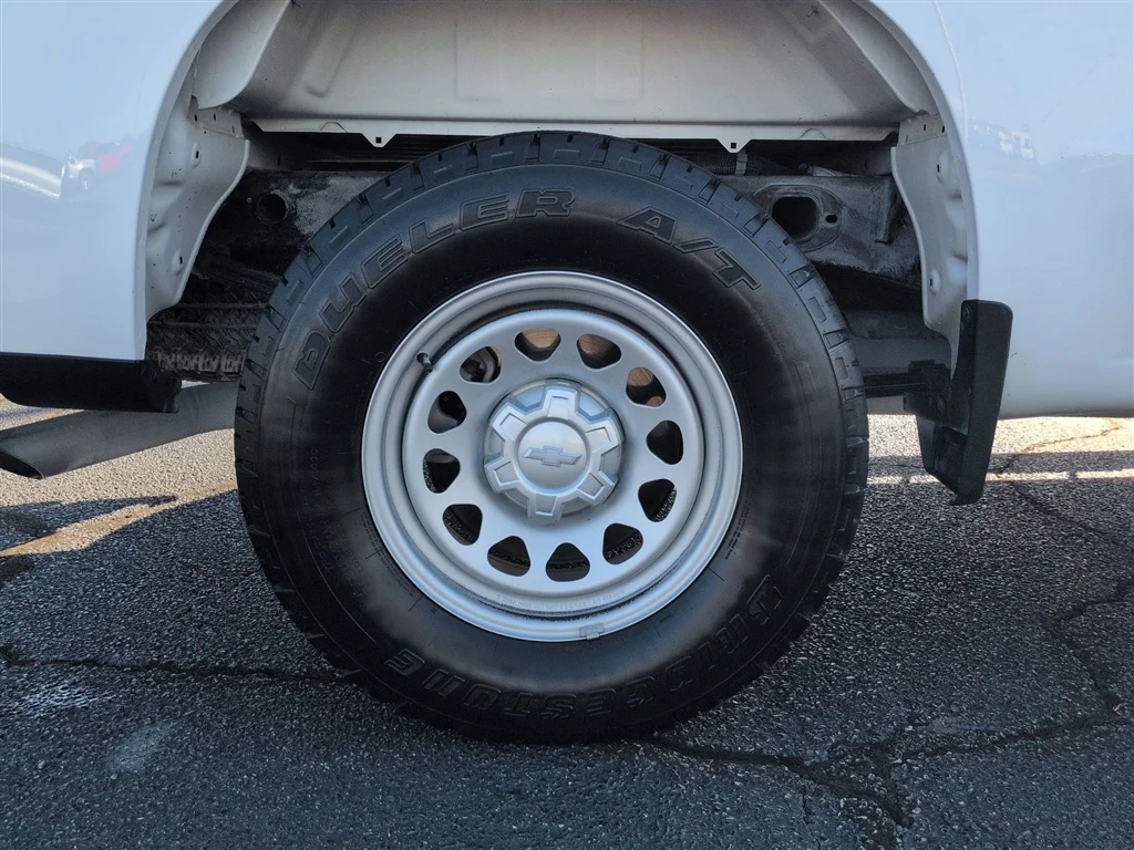 Used 2023 Summit White Chevrolet WT image 33