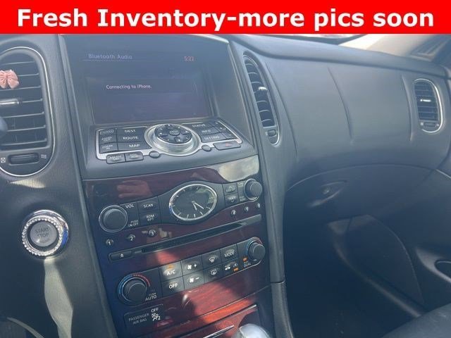 Used 2017 Liquid Platinum INFINITI RWD image 6