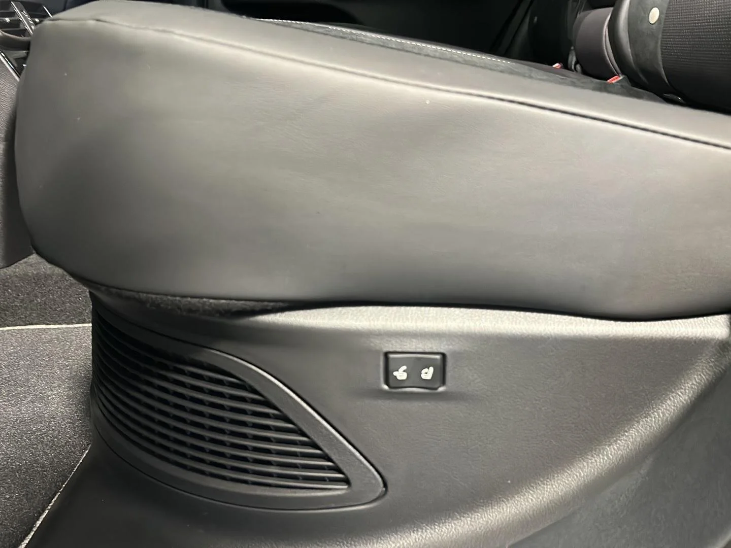 New 2026 Ultra White Lexus RX 500h F SPORT Performance image 25