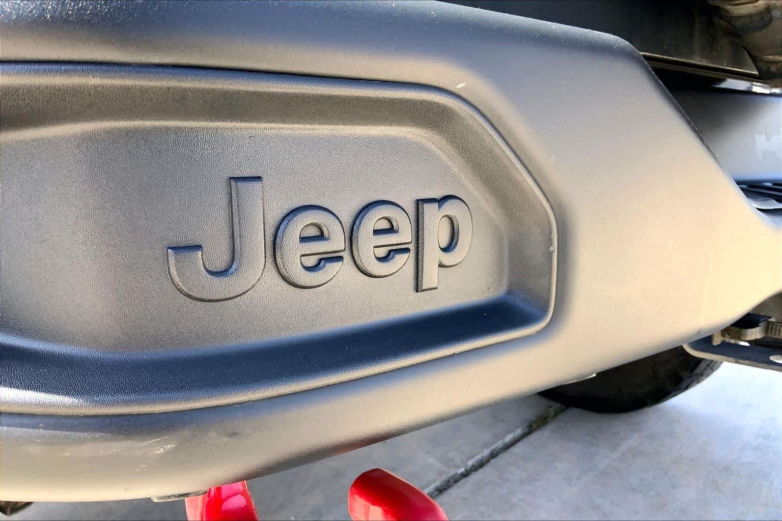 Used 2017 Rhino Clear Coat Jeep Rubicon Recon image 10