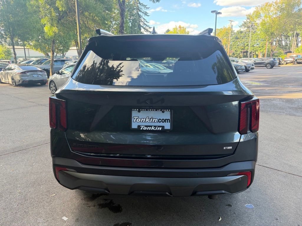 Used 2025 Gravity Gray Kia X-Line SX image 5