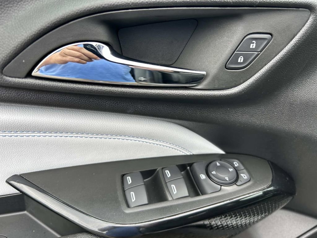 Used 2025 Sterling Gray Metallic Chevrolet LT image 26