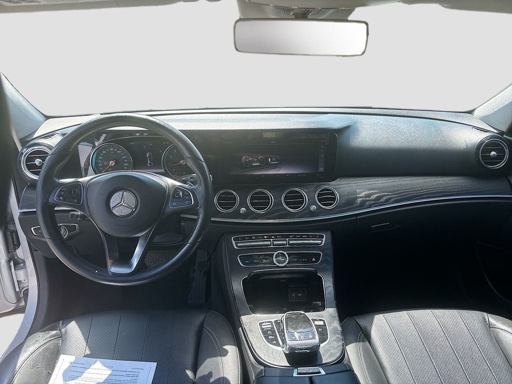 Used 2018  Mercedes-Benz E 300 image 40