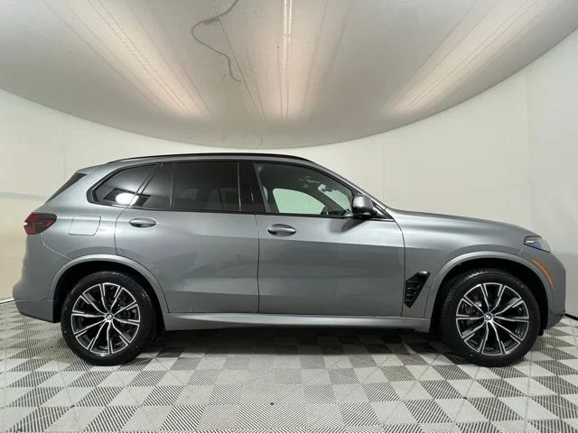 Used 2026 Skyscraper Grey Metallic BMW xDrive40i image 8